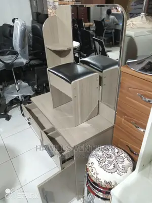 Lerus Dressing Mirror