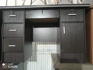 Engineered Wood Office Table