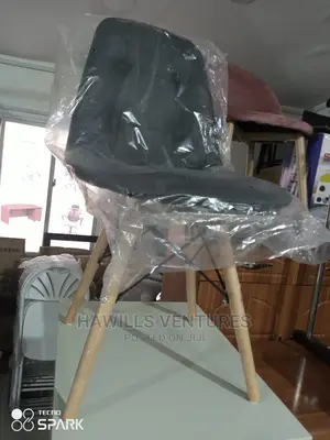 4 Legs Dining Chair