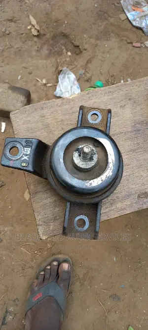 Kia Sorrento/Santa Fe Top Engine Seat/Mount Available