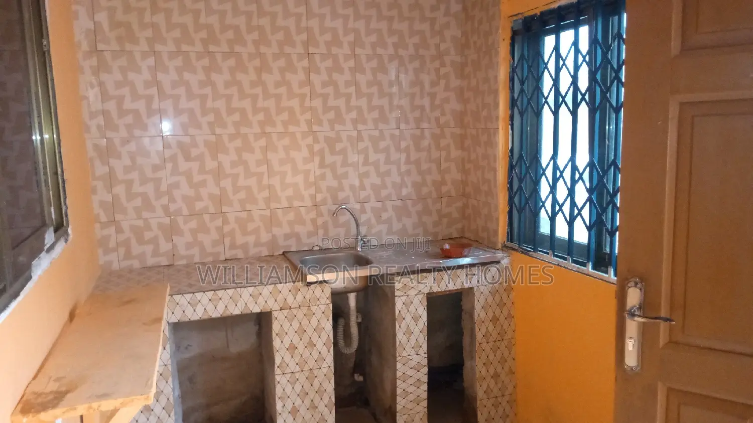 1bdrm Apartment in Community 18, Spintex for rent