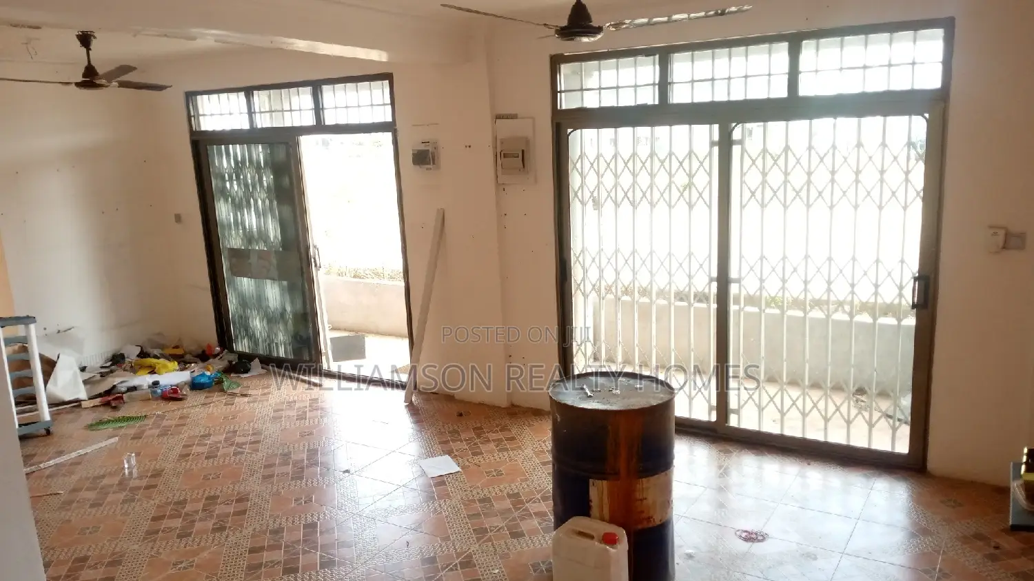 Double/Commercial Shop 4rent,Spintex