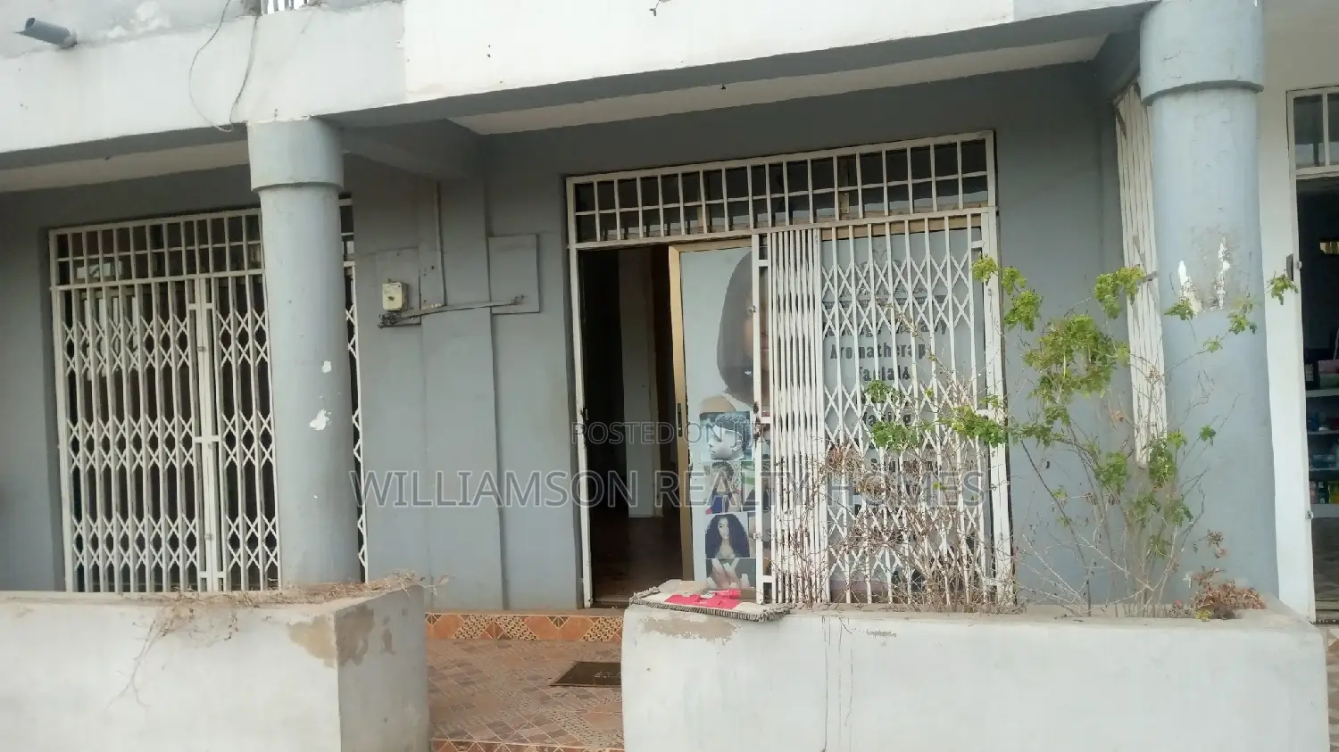 Double/Commercial Shop 4rent,Spintex