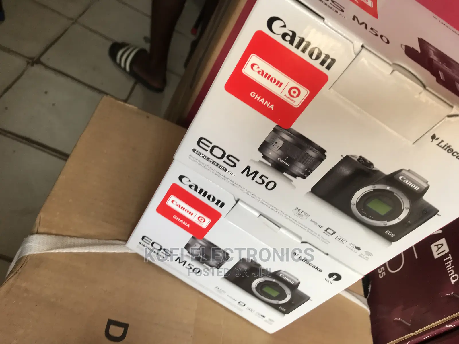 Black Canon EOS M50 Mirrorless Digital Camera