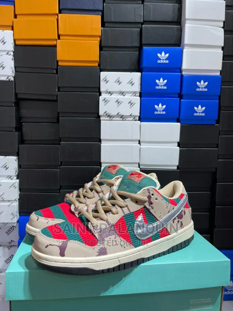 Sneakers Avail
