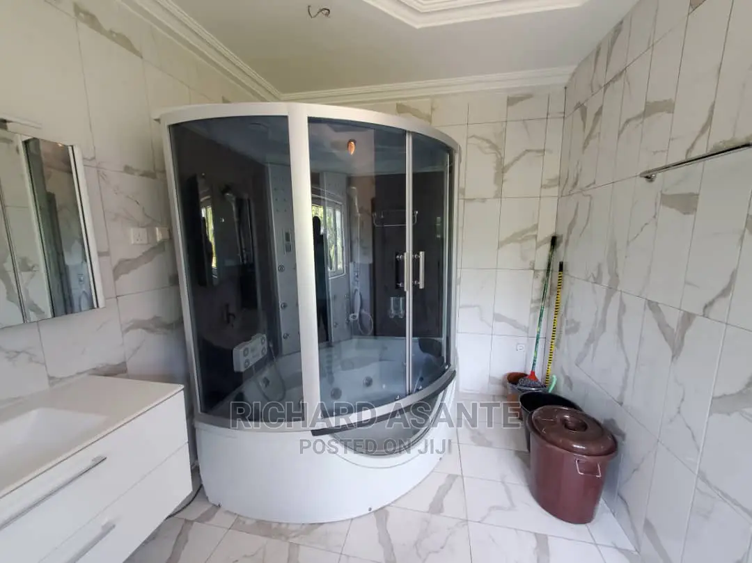 Executive Apartment for Daily Booking at McCarthy/Weija Junc