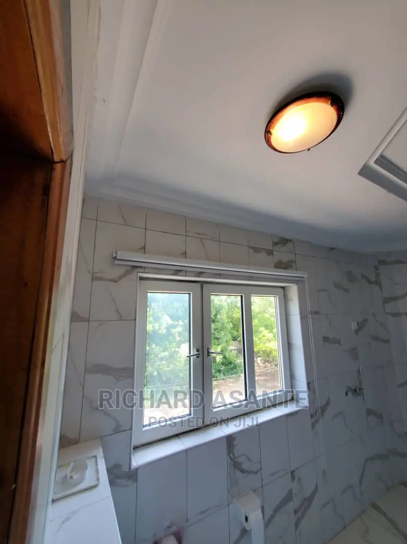 Executive Apartment for Daily Booking at McCarthy/Weija Junc