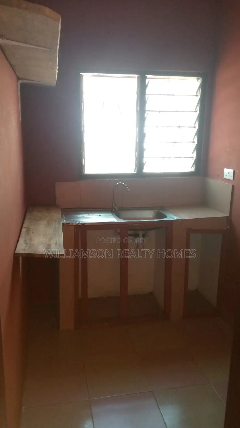 1bdrm Apartment in Community 18 Estate, Spintex for rent