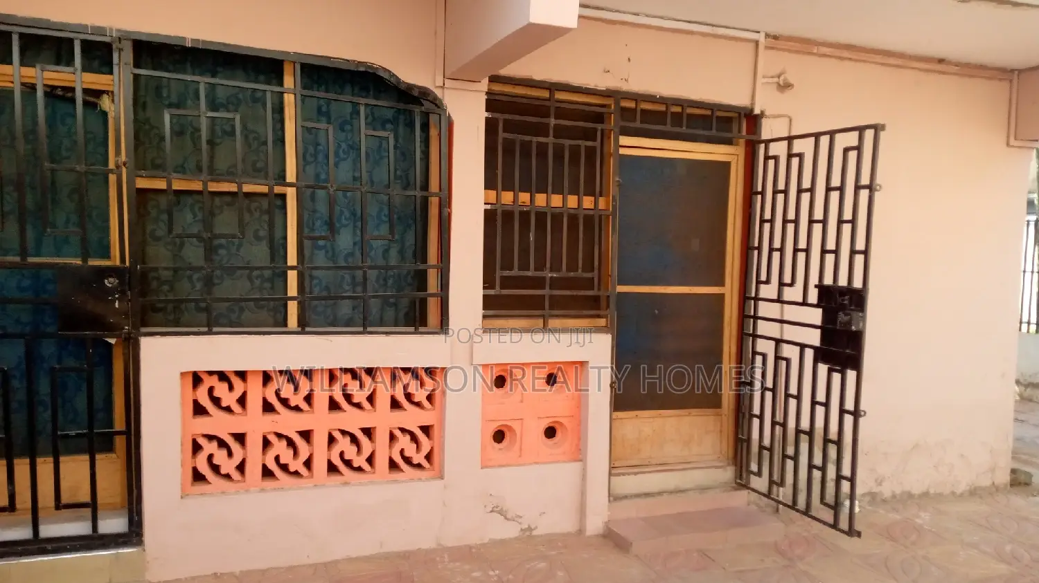 1bdrm Apartment in Community 18 Estate, Spintex for rent
