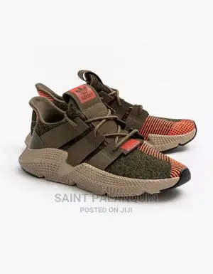Adidas Sneaker