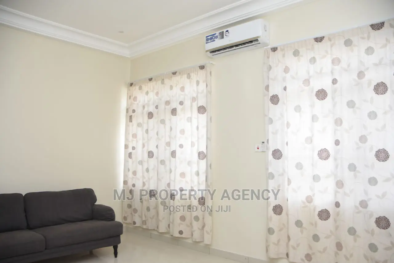 Furnished 4bdrm House in Community 25, Tema Metropolitan for rent