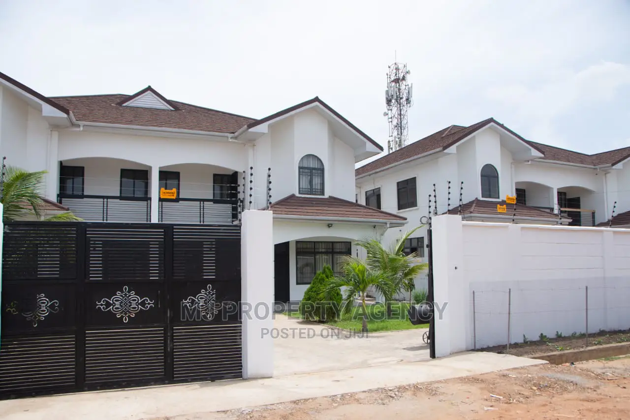 Furnished 4bdrm House in Community 25, Tema Metropolitan for rent