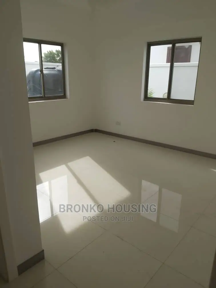 4bdrm House in Bronko Housing, Airport Residential Area for Rent