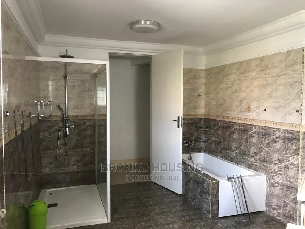 4bdrm House in Bronko Housing, Airport Residential Area for Rent