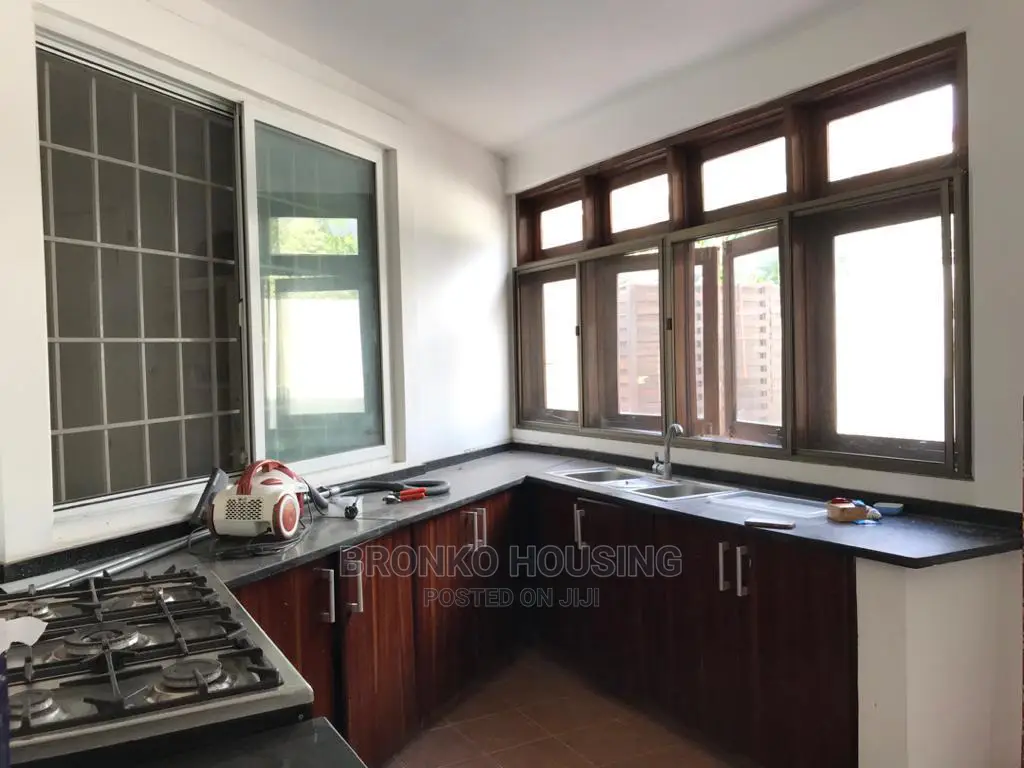 4bdrm House in Bronko Housing, Airport Residential Area for Rent