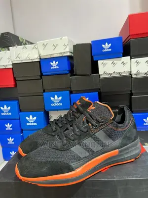 Adidas Sneakers