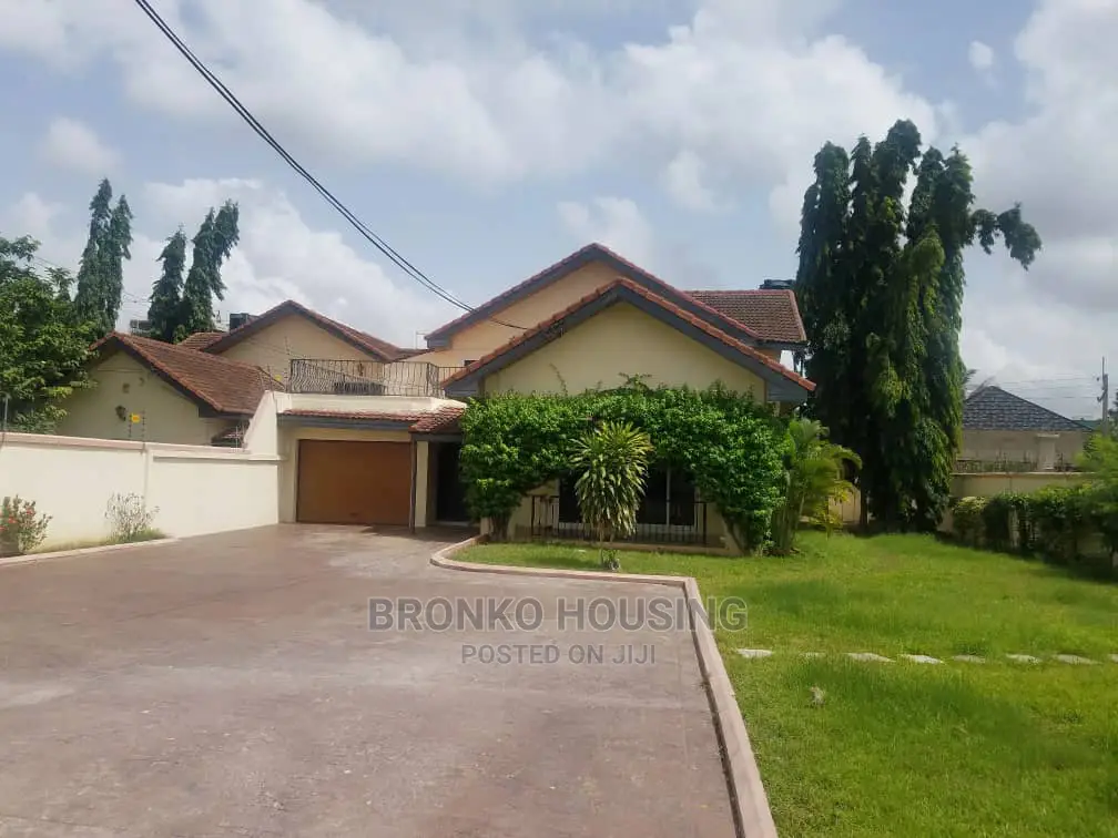 5bdrm House in Bronko Housing, Airport Residential Area for Rent
