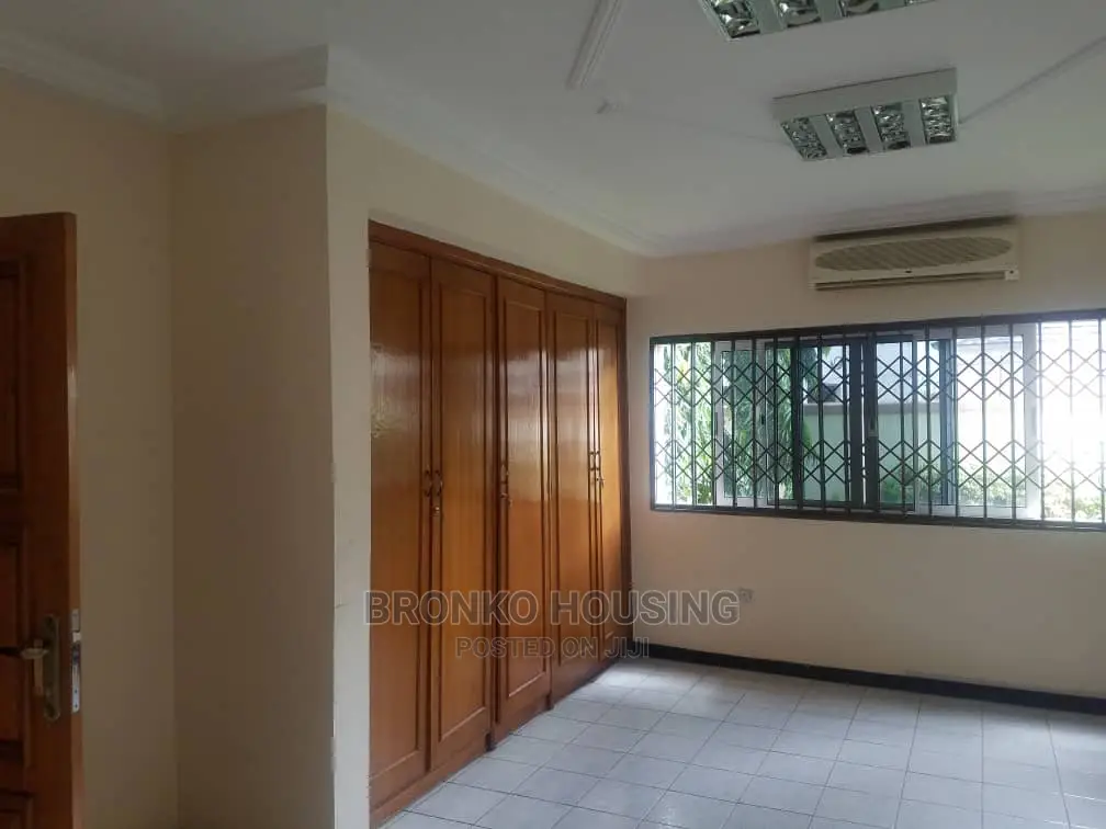 5bdrm House in Bronko Housing, Airport Residential Area for Rent