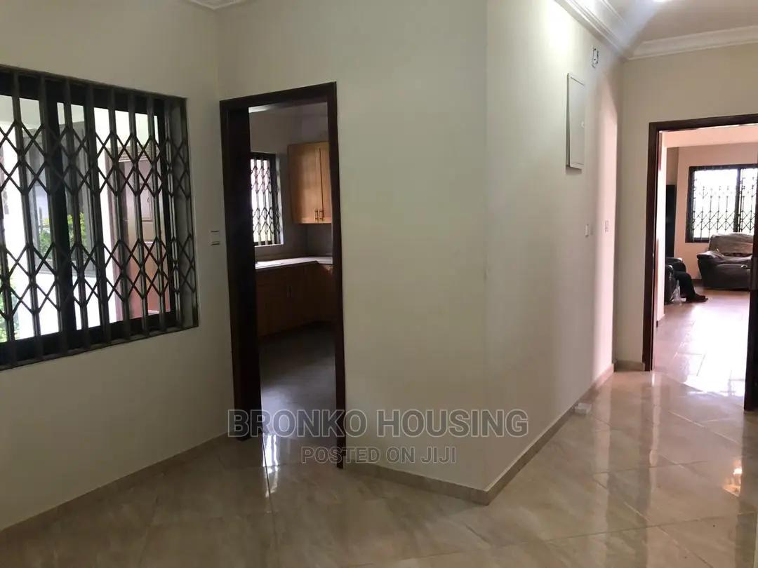 5bdrm House in Bronko Housing, Airport Residential Area for Rent