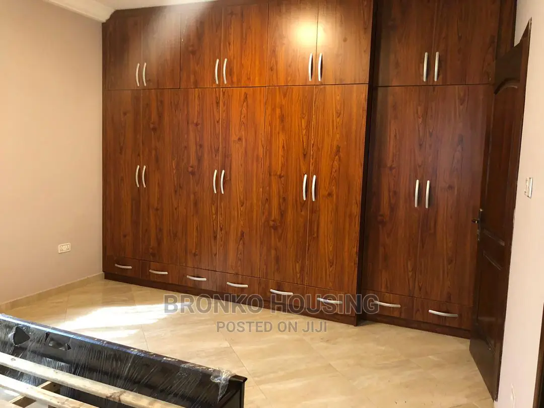 5bdrm House in Bronko Housing, Airport Residential Area for Rent