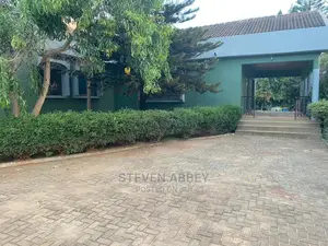 5bdrm Apartment in Adom Agency, American House for Rent