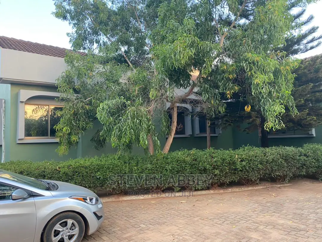 5bdrm Apartment in Adom Agency, American House for Rent