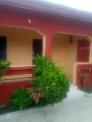 Neat 2-Bedrooms Apartment Dansoman