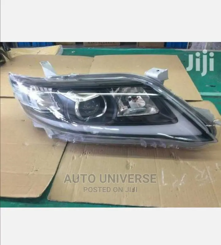 Toyota Camry 2011 Headlight