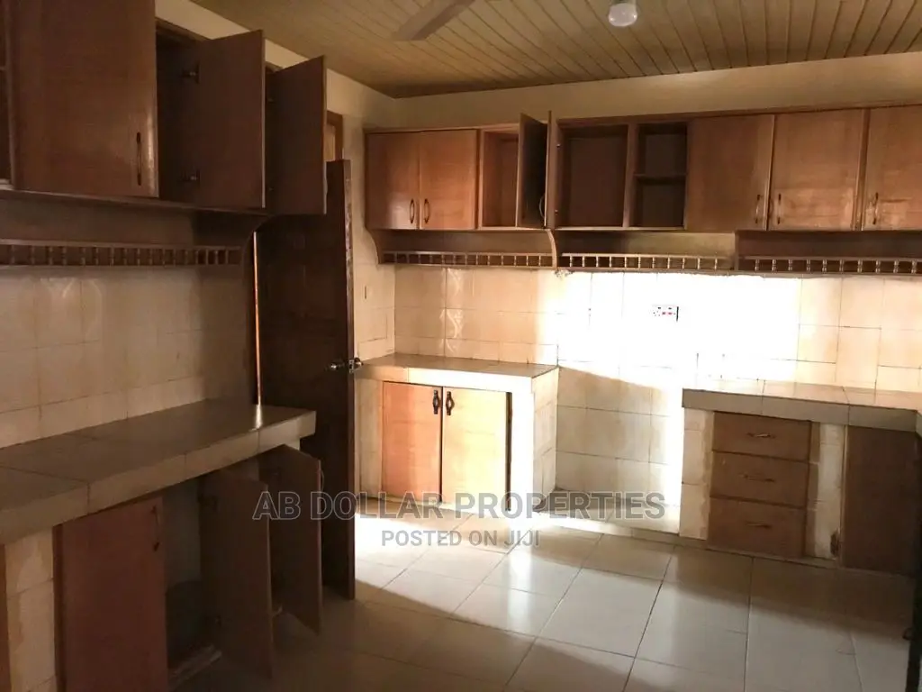 4bdrm House in Spintex for Rent