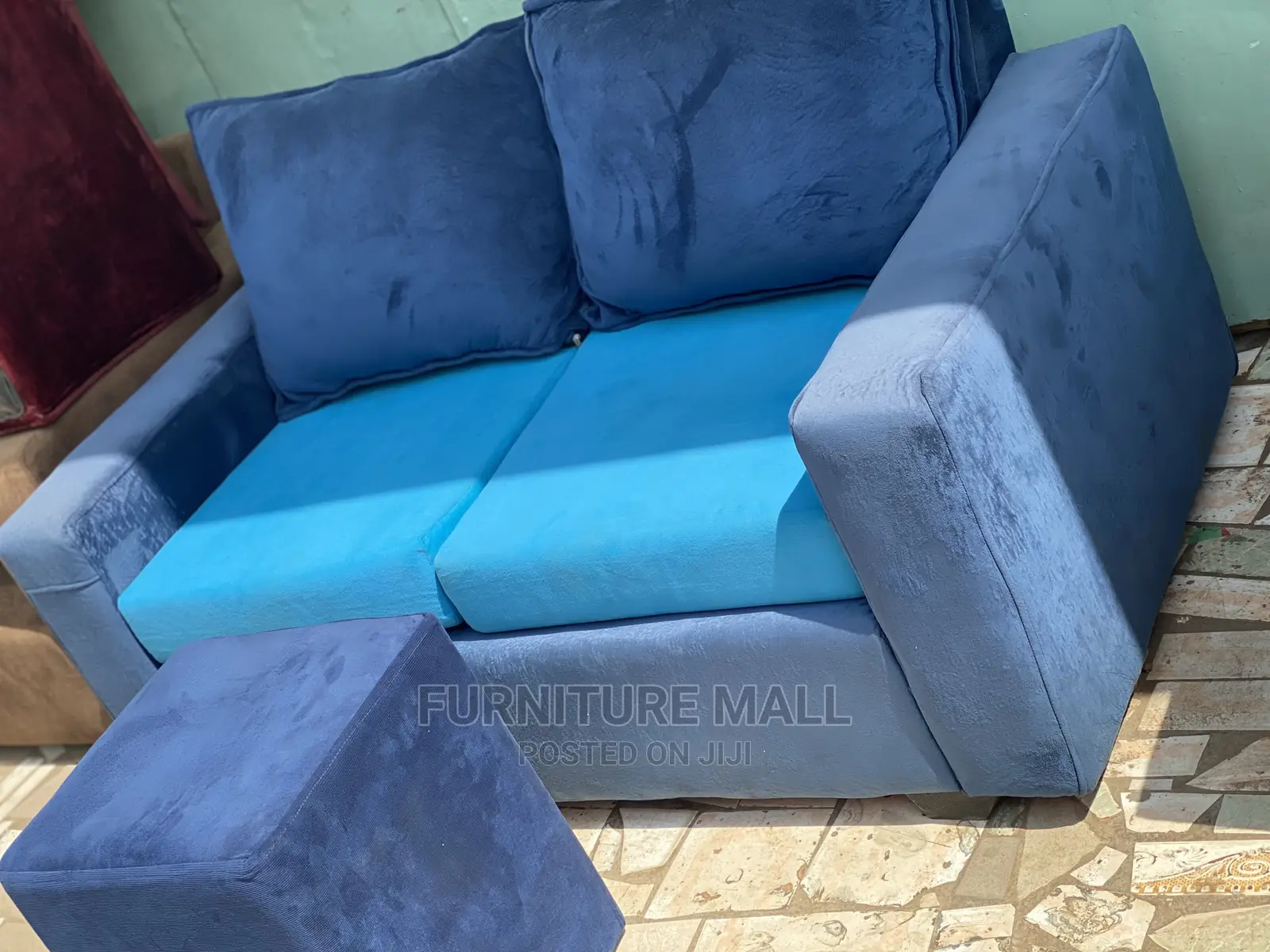 2in1 Sofa With Cofe Table . Free Delivery