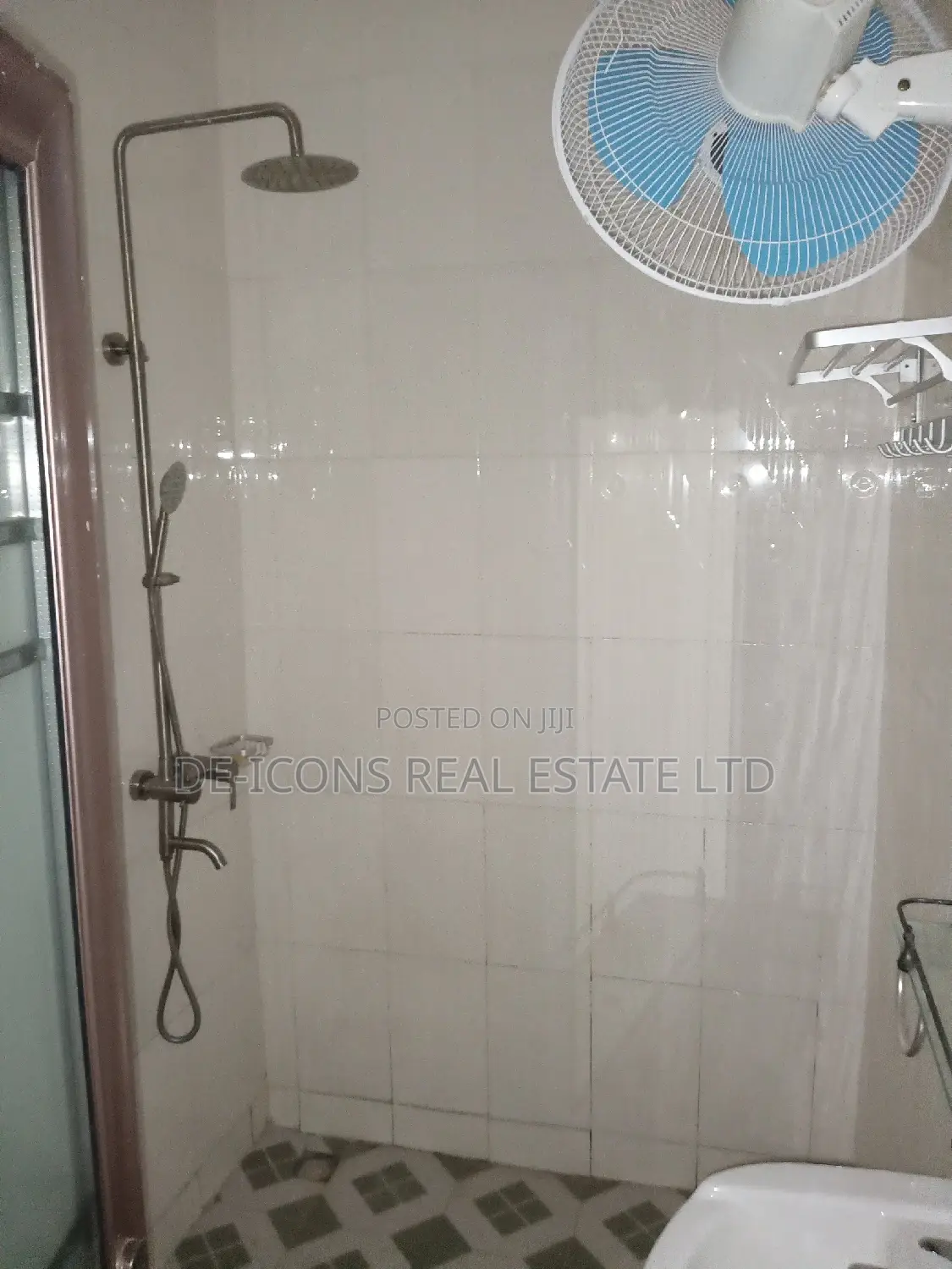 2bdrm Duplex in De-Icons Real Estate, Awutu Senya East Municipal