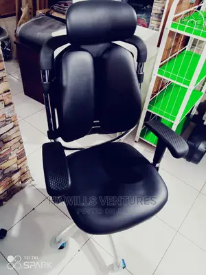 Strategist Chair