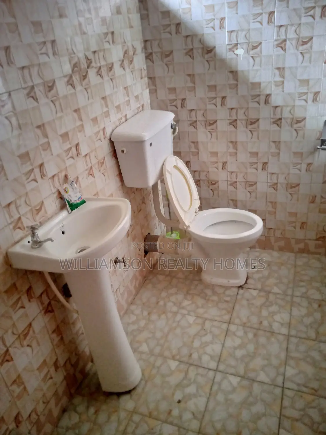 1bdrm Apartment in Hfc Estate, Spintex for rent