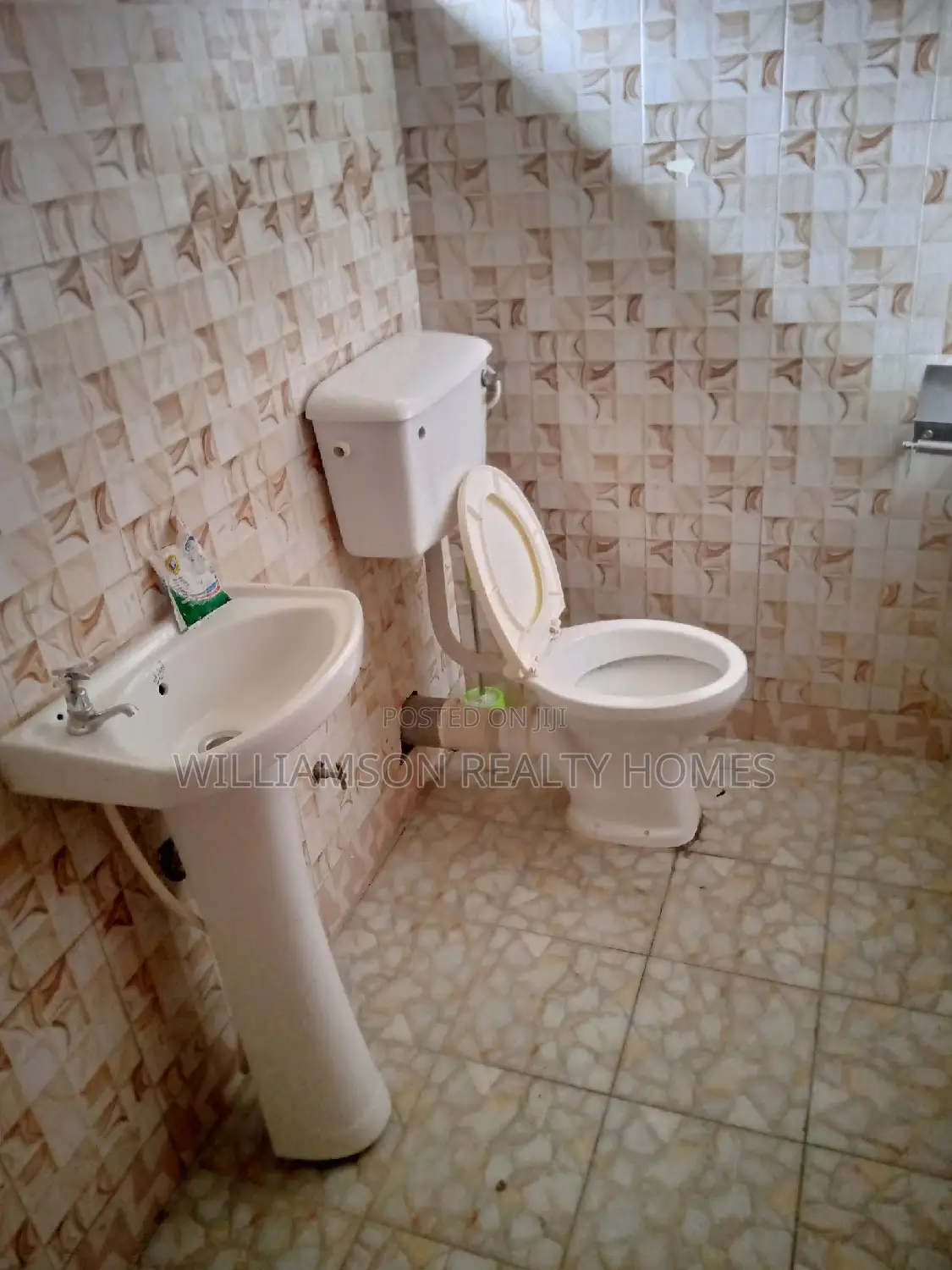 1bdrm Apartment in Hfc Estate, Spintex for rent