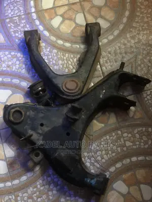Nissan Lower Arm and Upper Arm
