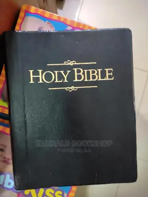 The Holy Bible KJV Giant