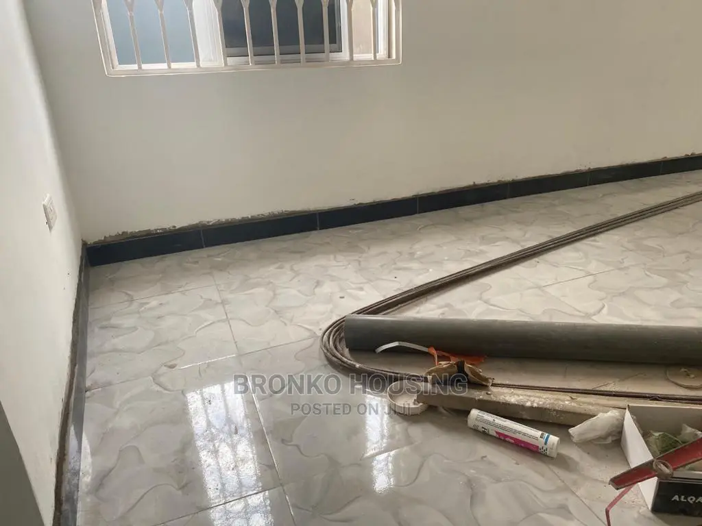 3bdrm House in Bronko Housing, Spintex for rent