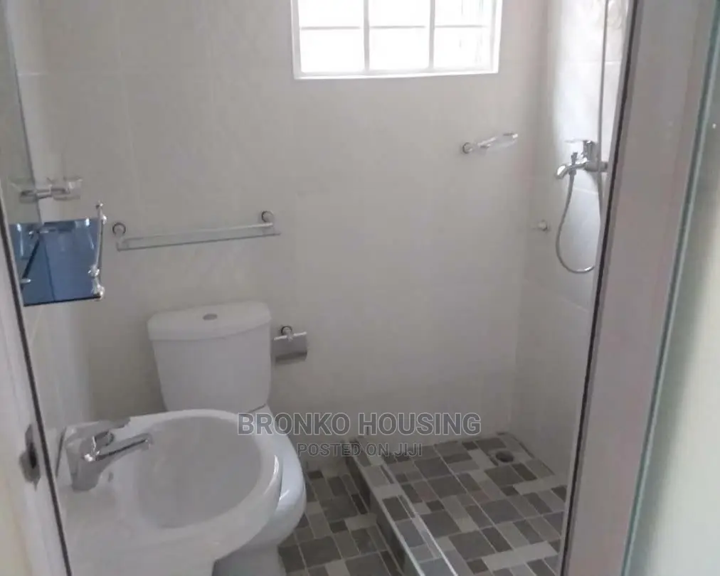 3bdrm House in Bronko Housing, Spintex for sale