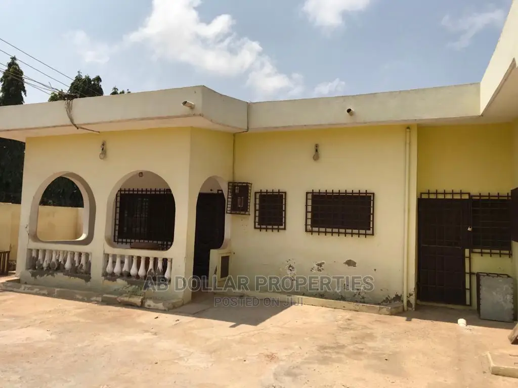 3bdrm House in Spintex for rent