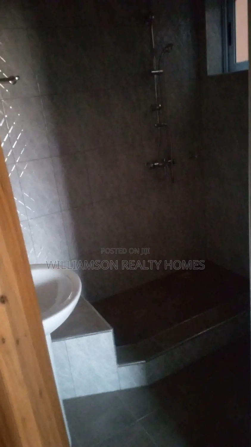 3bdrm Apartment in Community 18, Spintex for rent