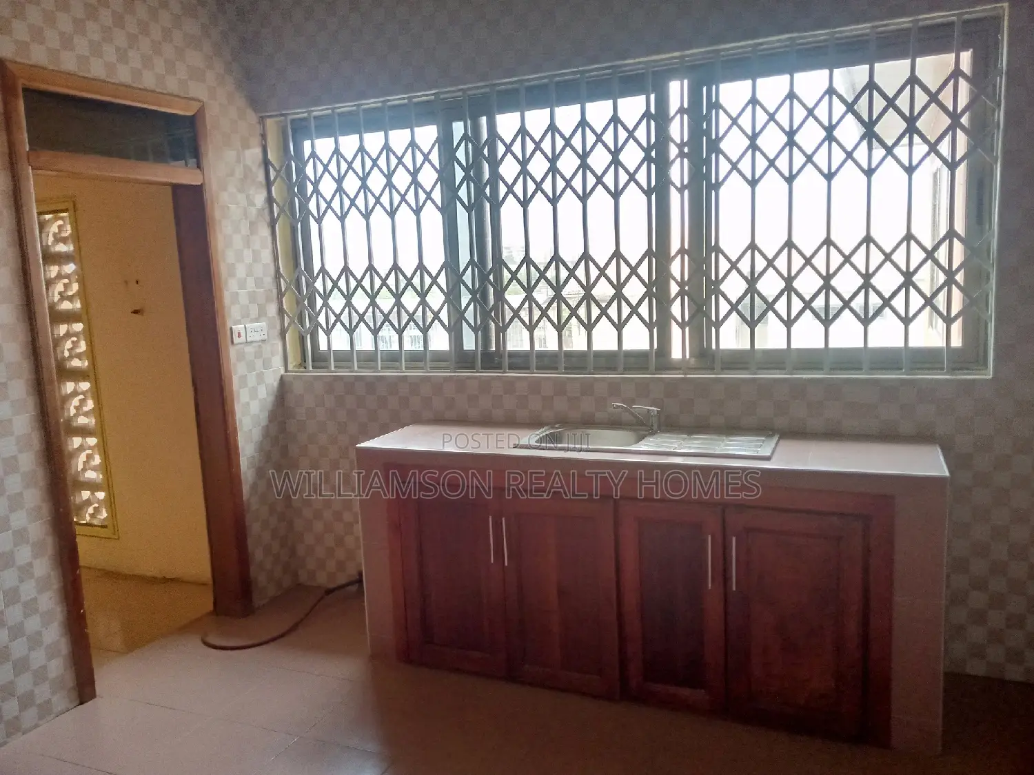 3bdrm Apartment in Community 18, Spintex for rent