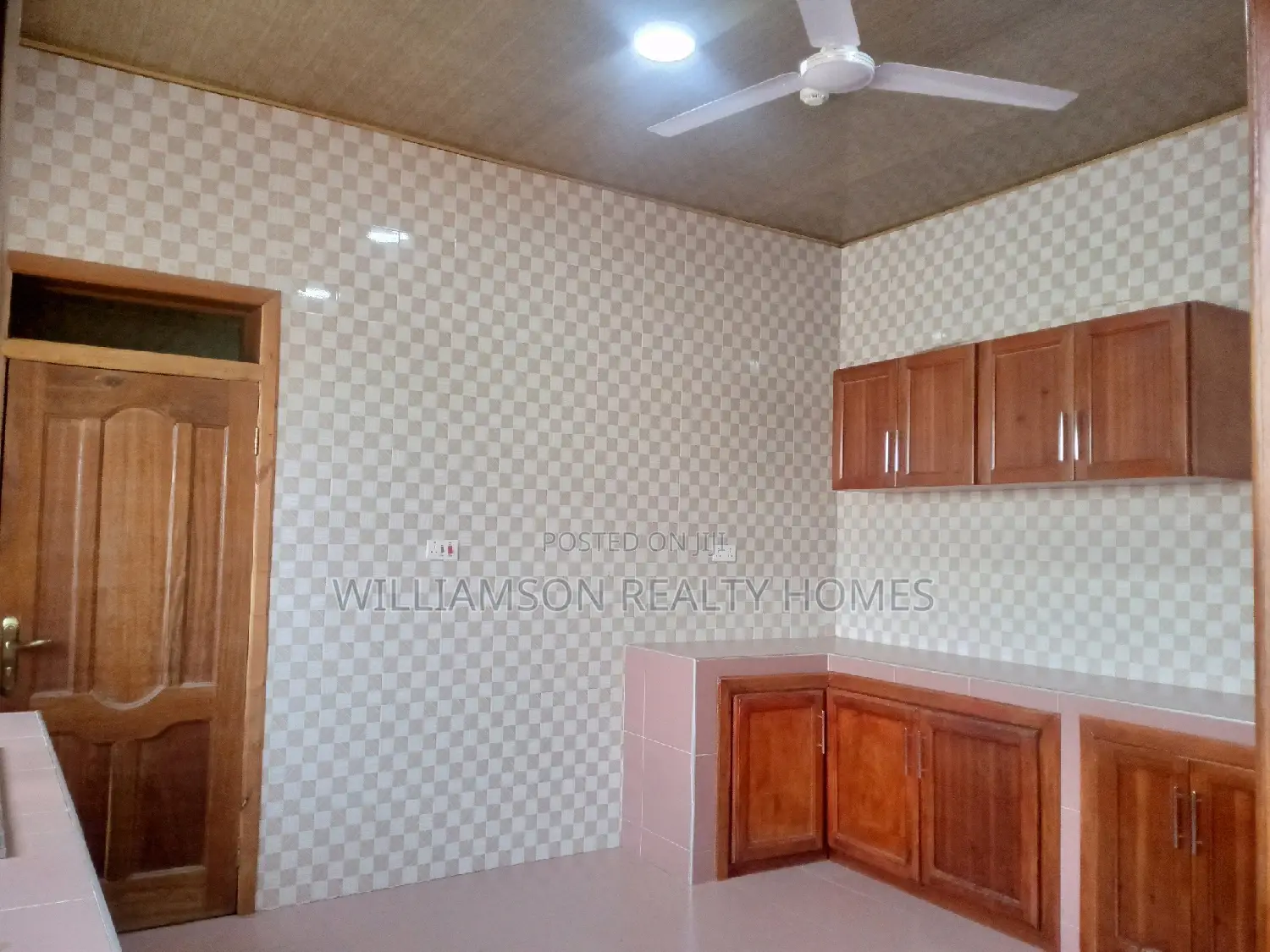 3bdrm Apartment in Community 18, Spintex for rent