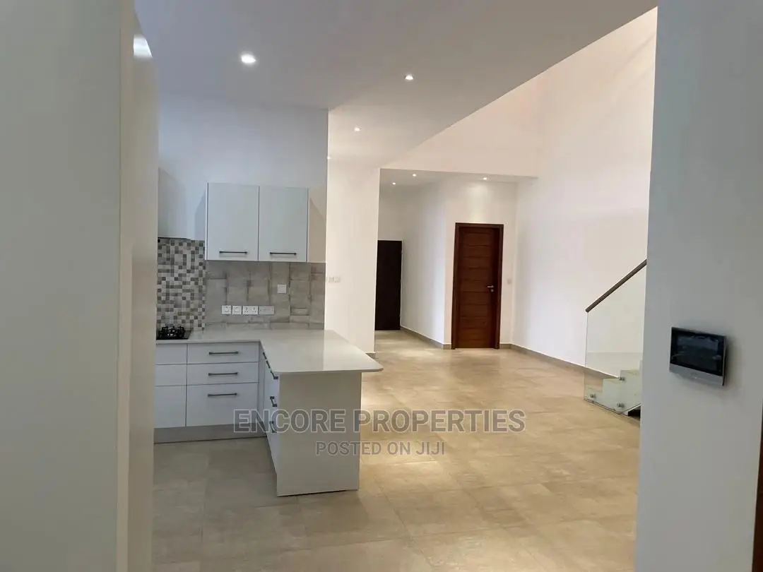 5bdrm House in Sagepropertiesgh.Com, Spintex for sale