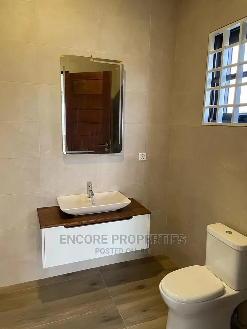 5bdrm House in Sagepropertiesgh.Com, Spintex for sale
