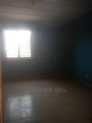 8bdrm House in Fredimens Real, Kumasi Metropolitan for sale