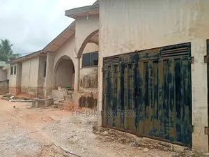 8bdrm House in Fredimens Real, Kumasi Metropolitan for sale