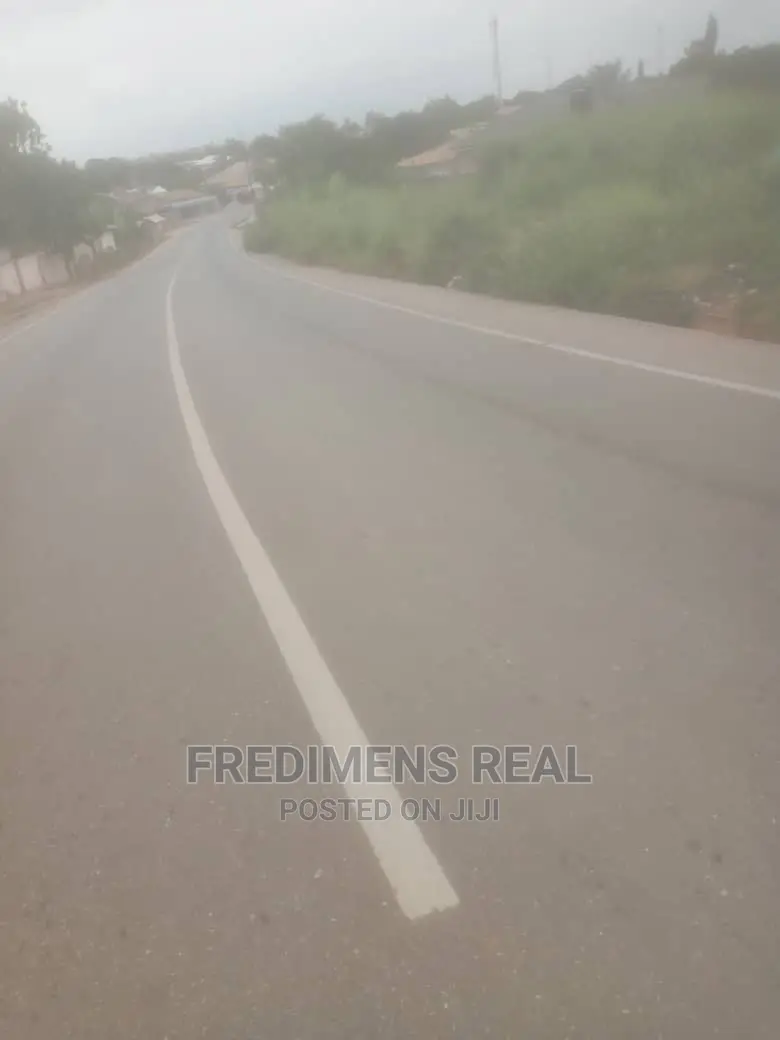 8bdrm House in Fredimens Real, Kumasi Metropolitan for sale