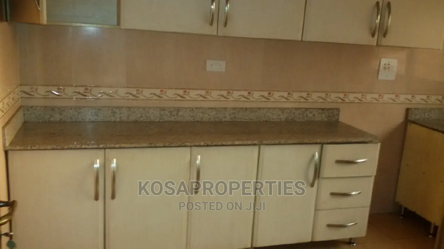 3bdrm House in Adjiriganor for Rent
