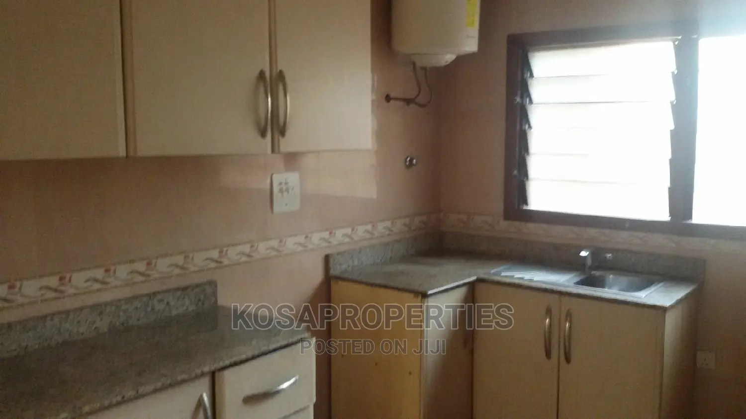 3bdrm House in Adjiriganor for Rent