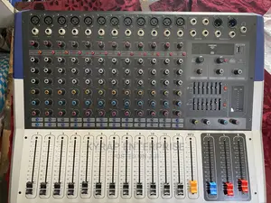 Yamaha Kv120 12 Channel Powered Mixer